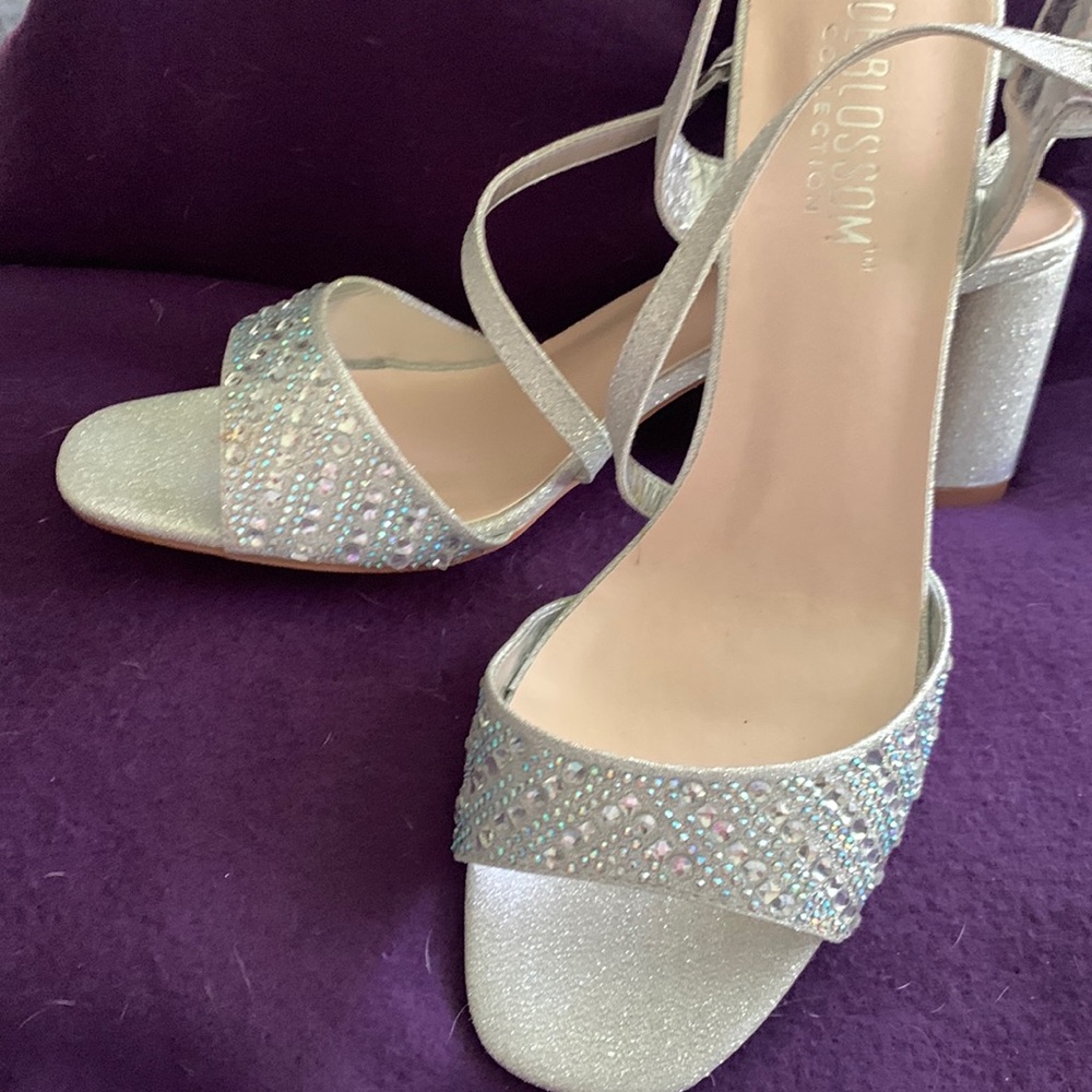 Silver sparkle heel